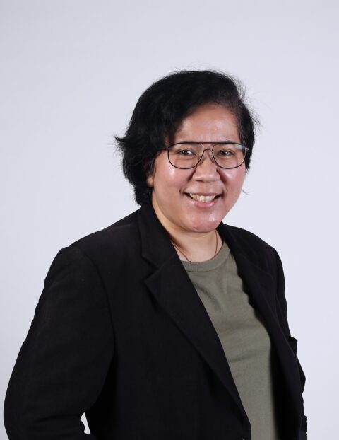 Mia Angeline S.Kom., M.M., M.I.Kom